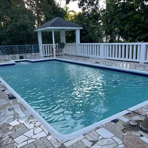 Peaceful Private With Exclusive Swimming Pool! Holiday home
